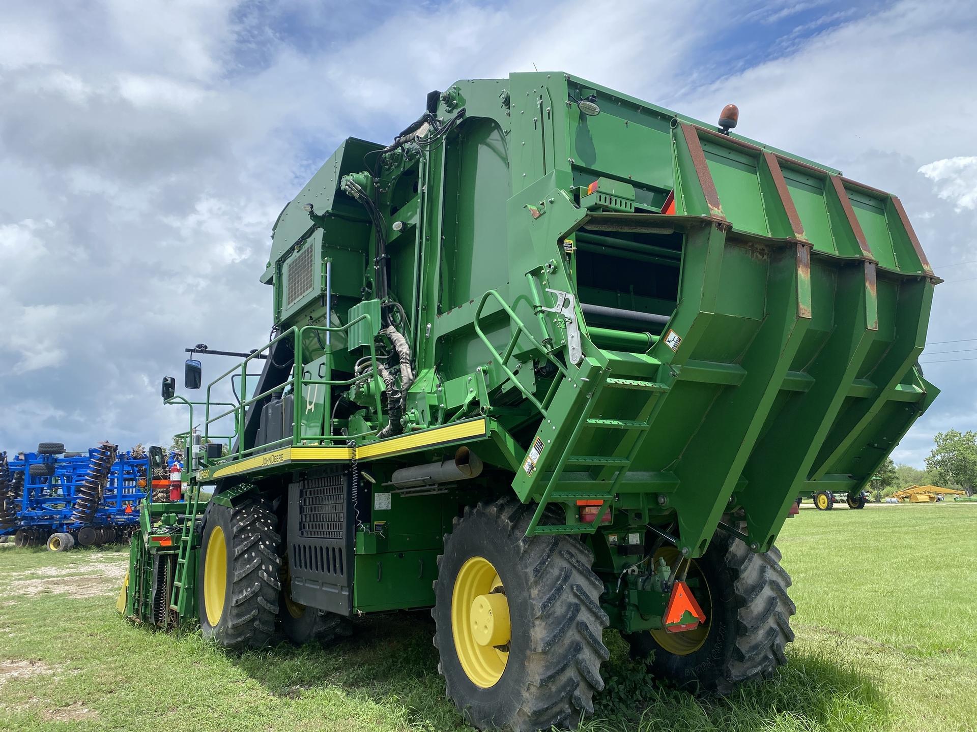 2018 John Deere CP690