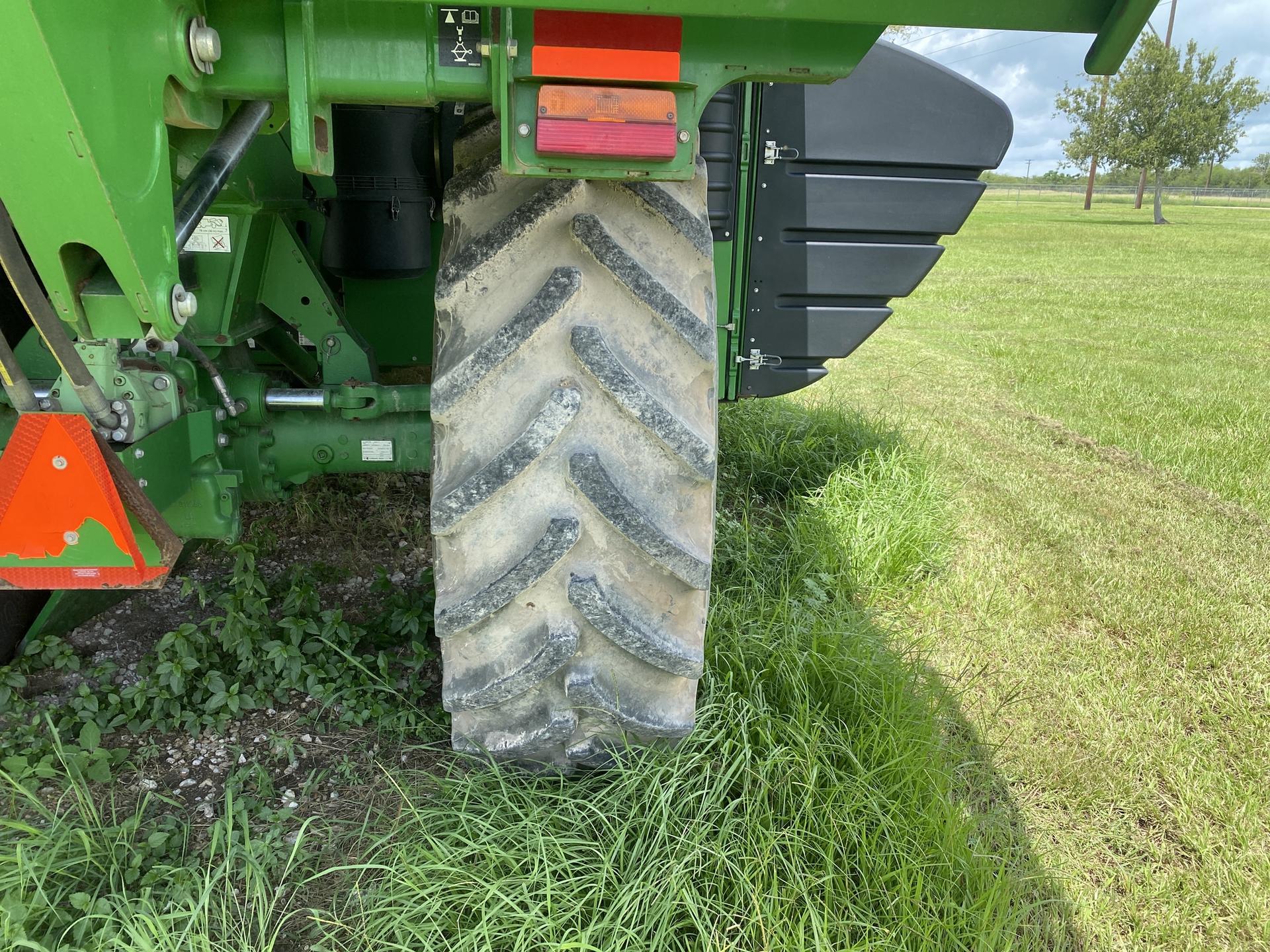 2018 John Deere CP690