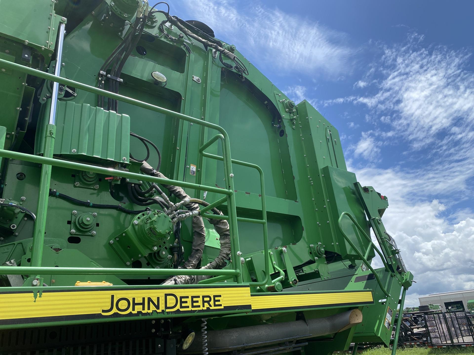 2018 John Deere CP690