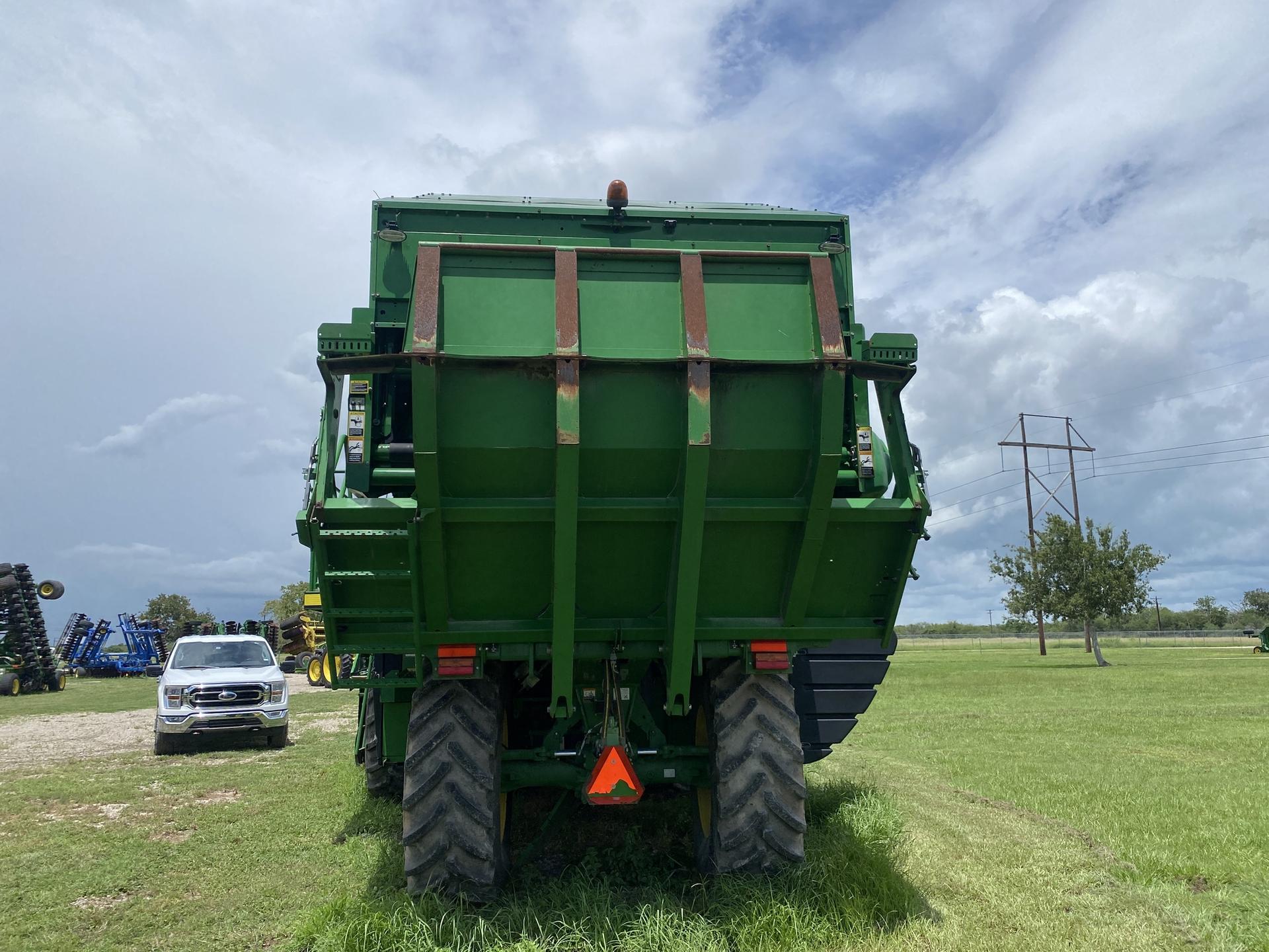 2018 John Deere CP690