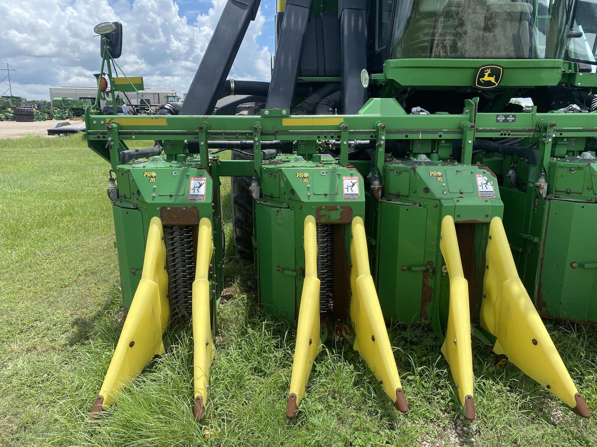 2018 John Deere CP690