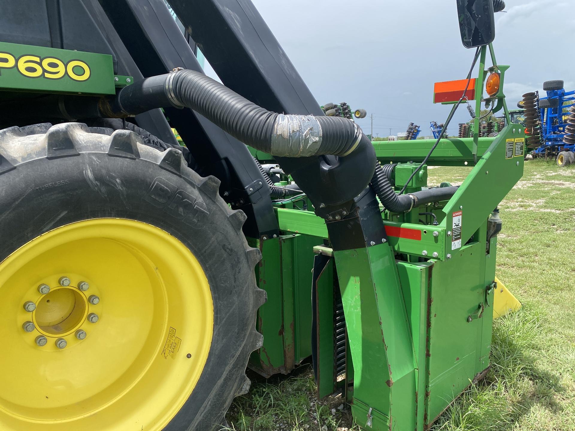 2018 John Deere CP690