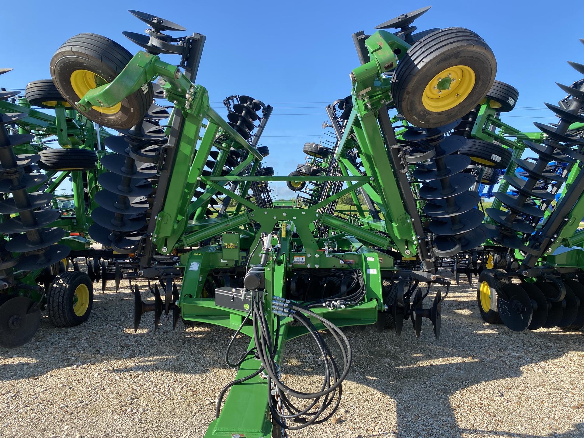 2023 John Deere 2633