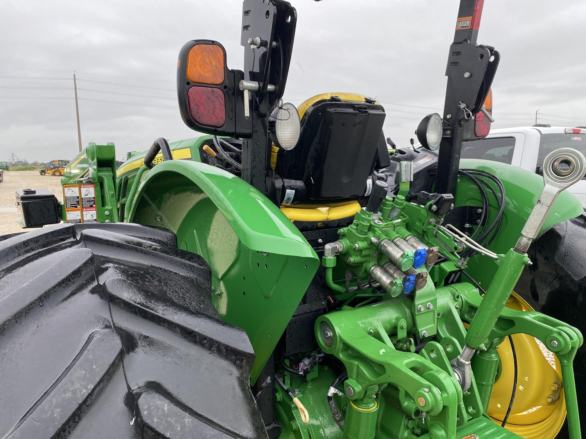 2021 John Deere 5115M