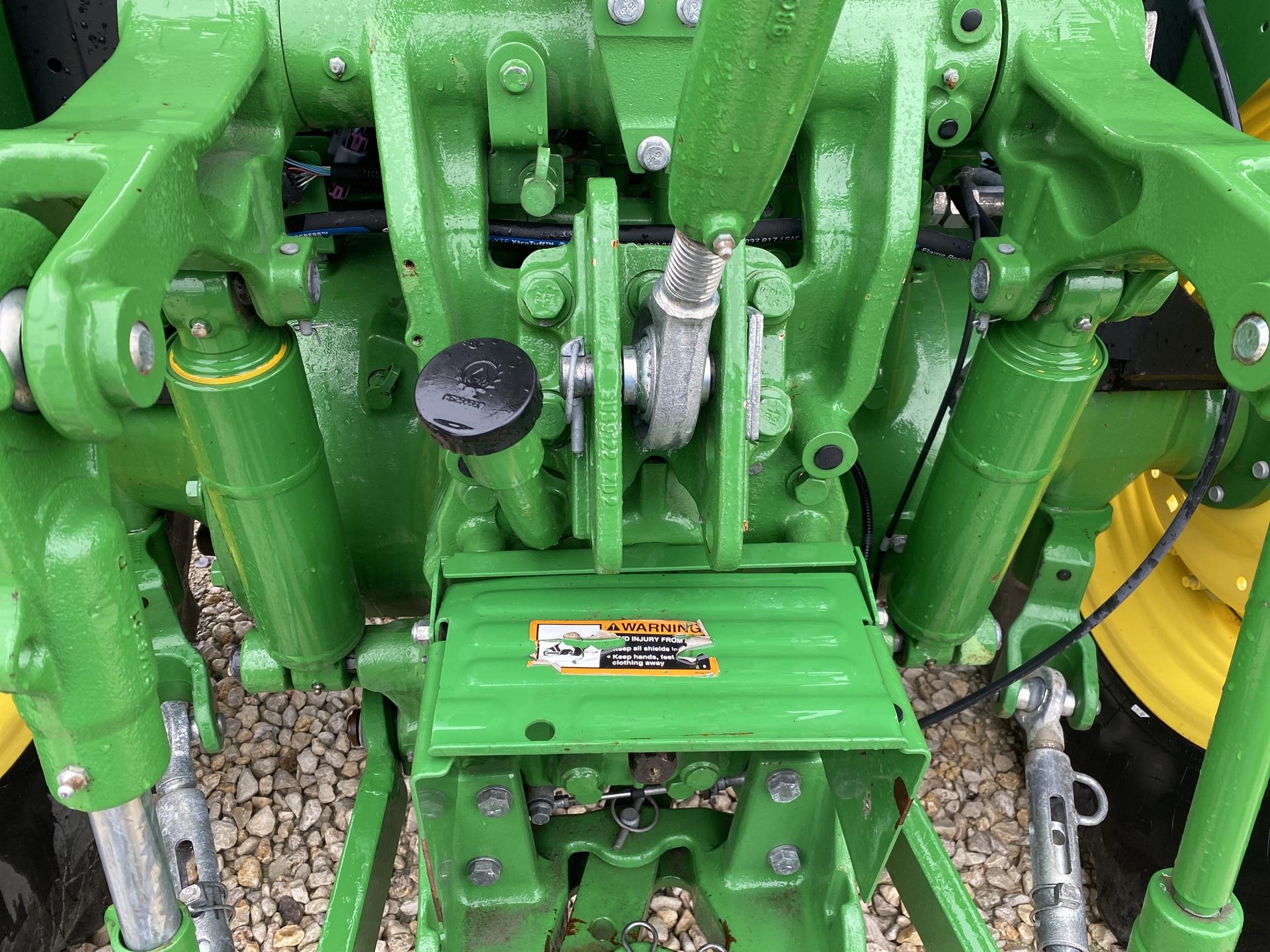 2021 John Deere 5115M