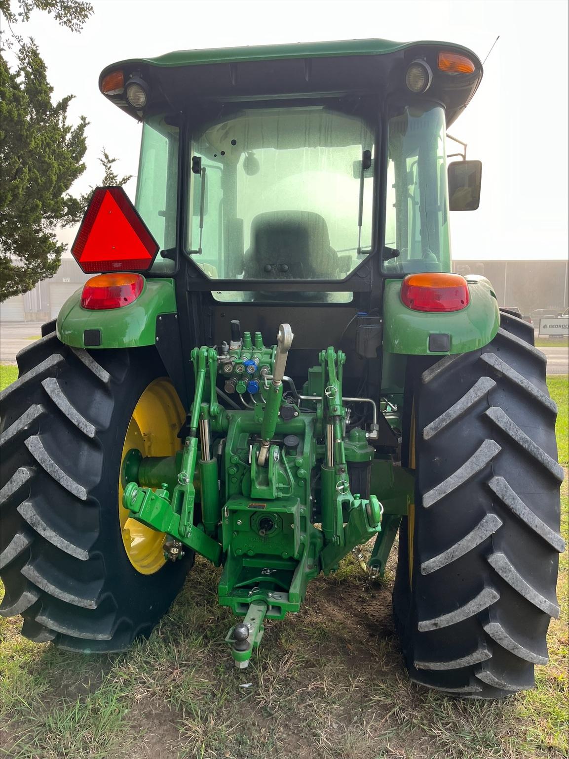 2021 John Deere 6105E