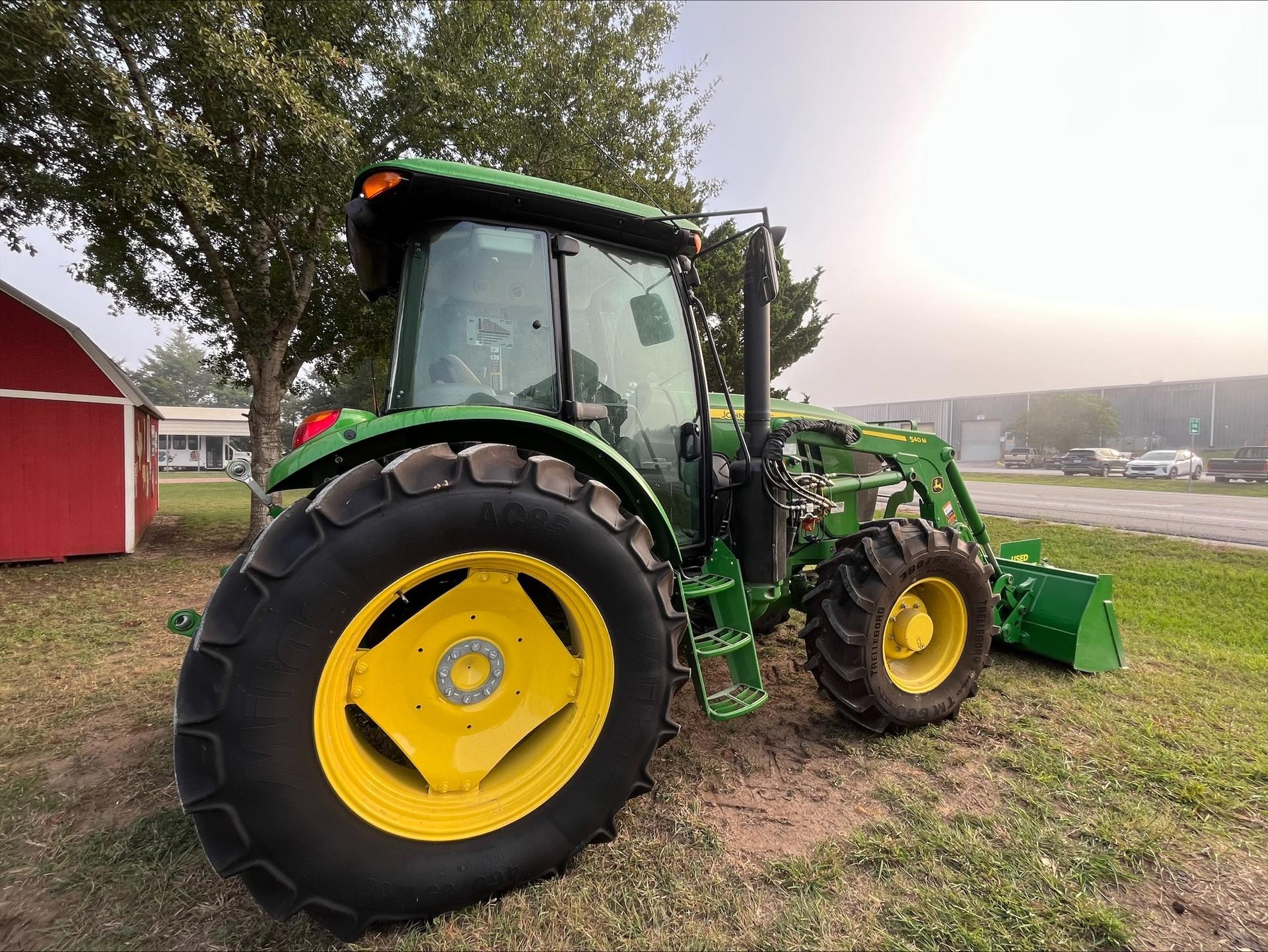 2021 John Deere 6105E