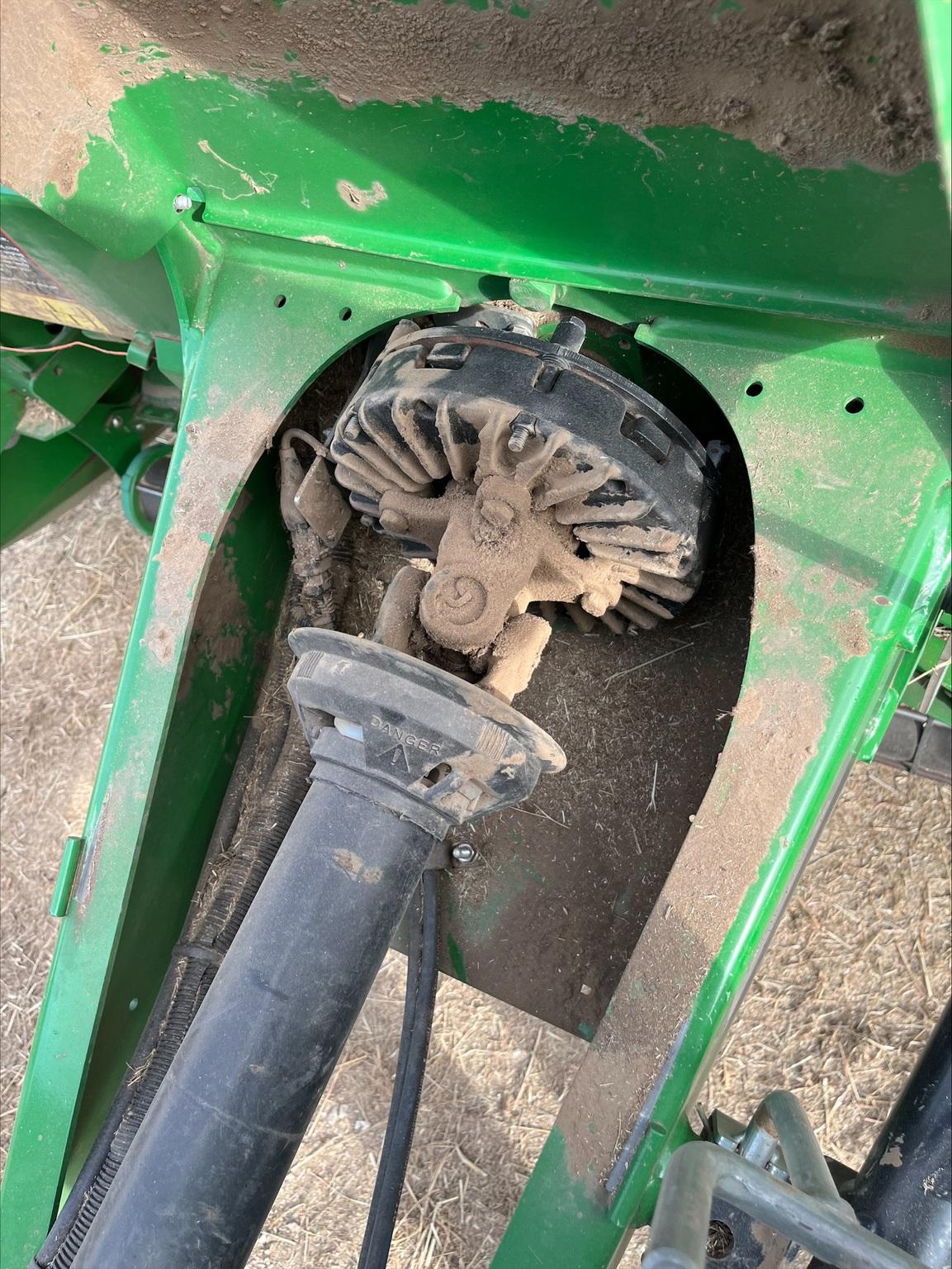 2019 John Deere 560M