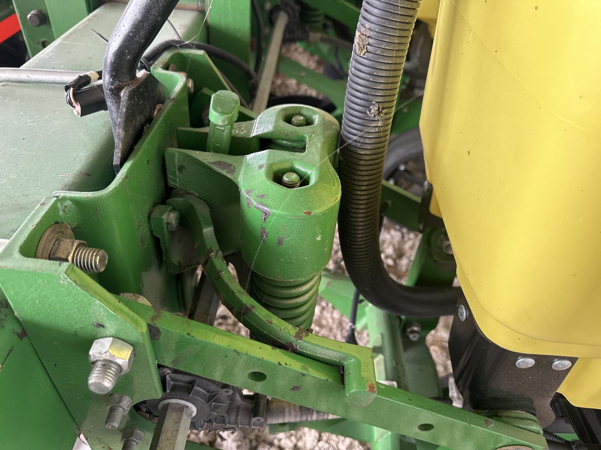 2001 John Deere 1720