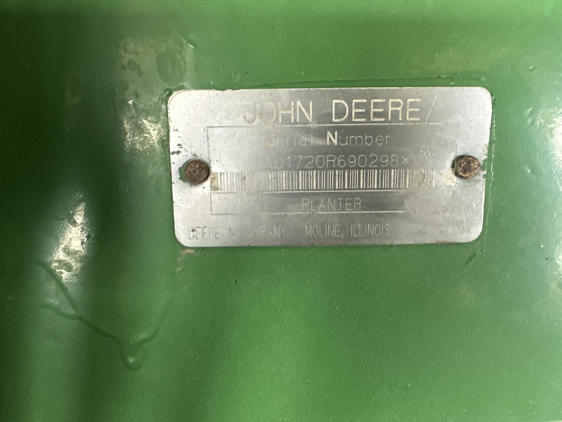 2001 John Deere 1720