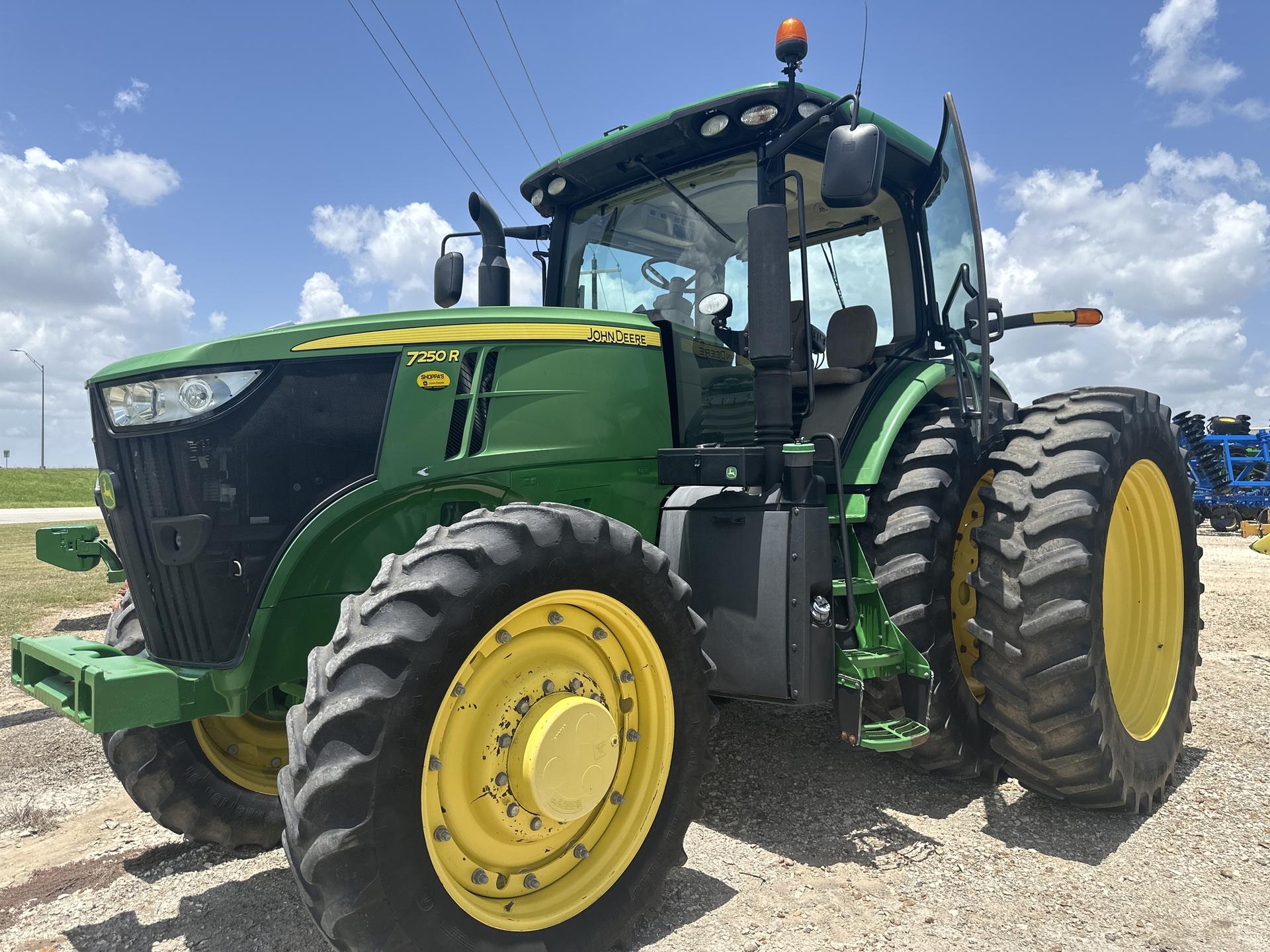 2016 John Deere 7250R