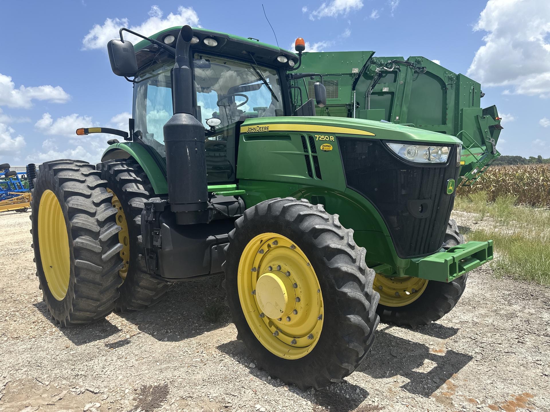 2016 John Deere 7250R