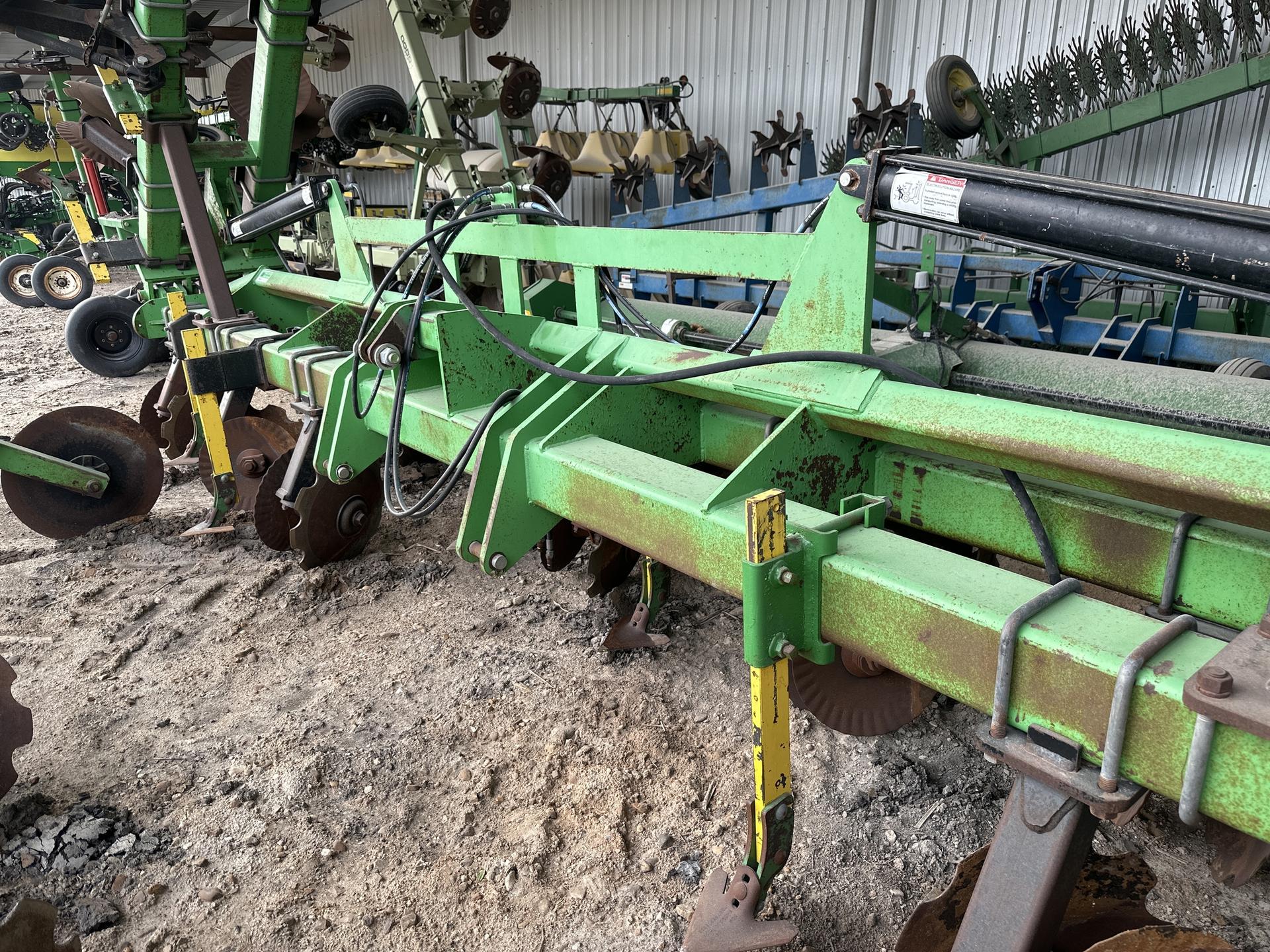 2013 Bigham Brothers 12 Row Disk Bedder