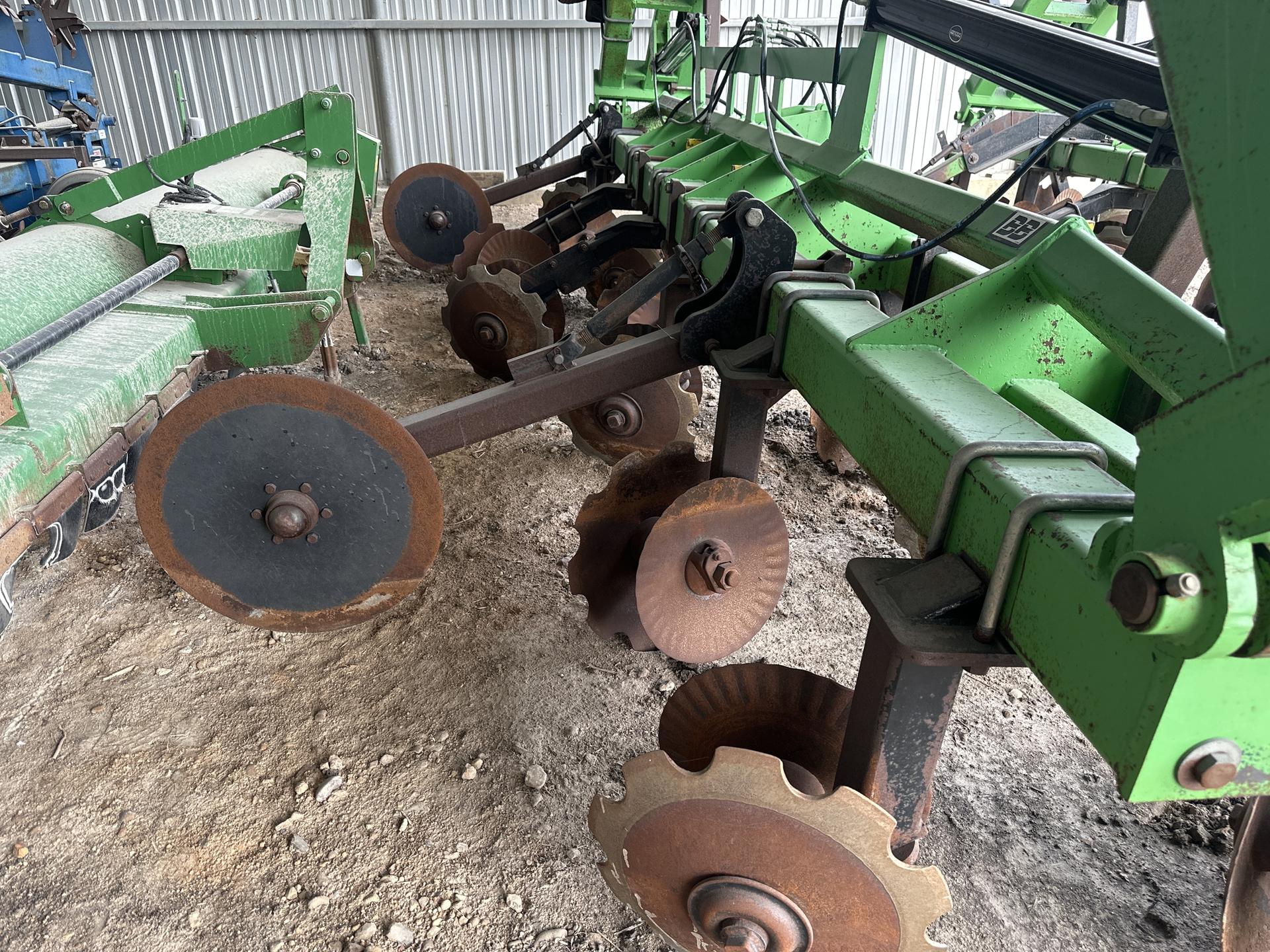 2013 Bigham Brothers 12 Row Disk Bedder