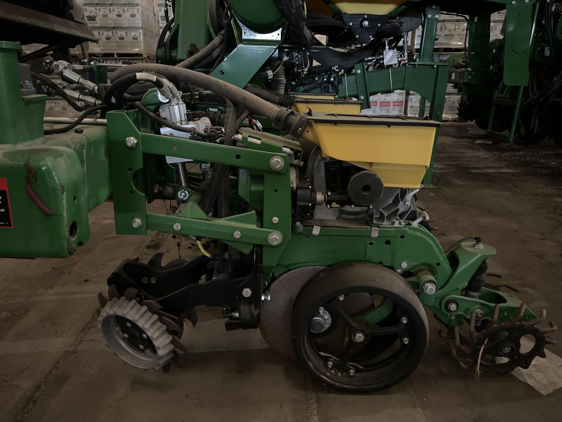 2021 John Deere 1725 CCS