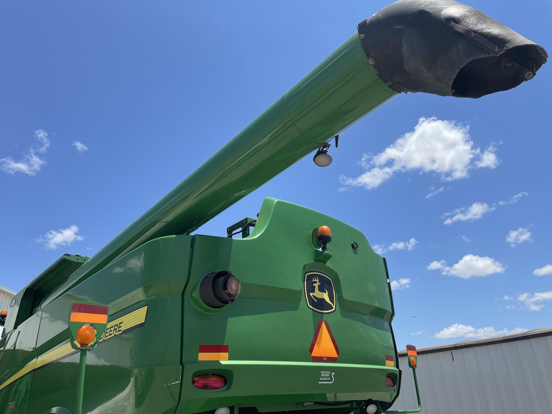 2012 John Deere S660 Image