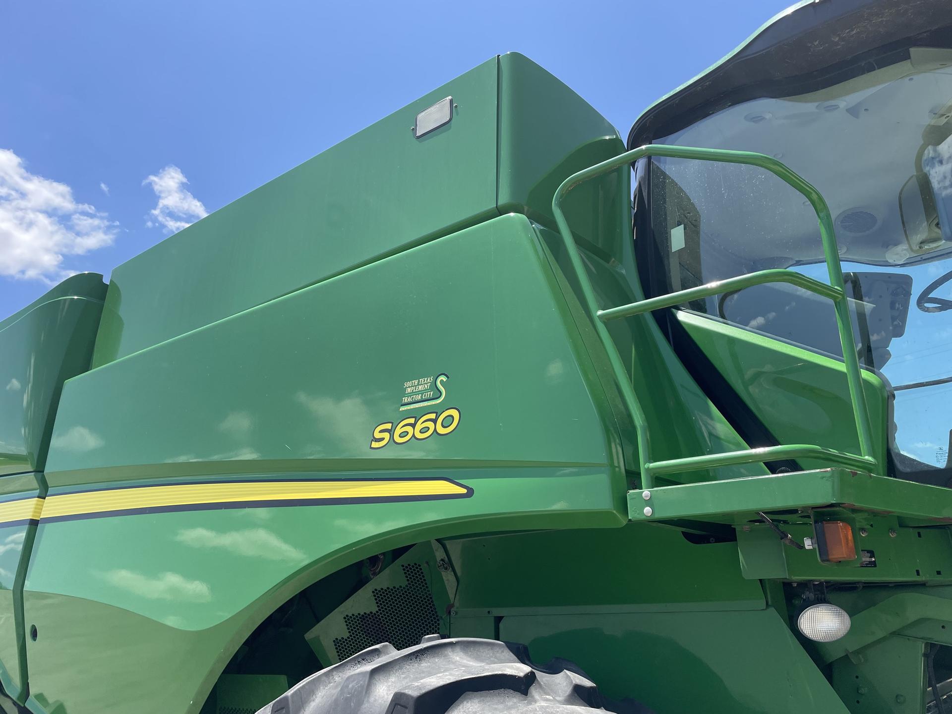 2012 John Deere S660 Image