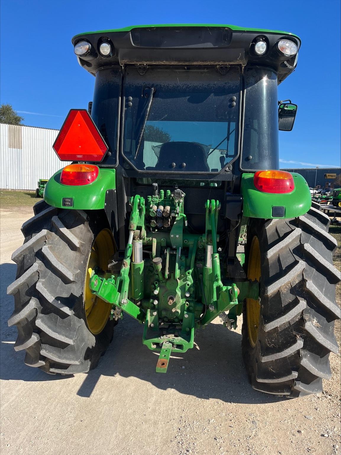 2022 John Deere 5125M