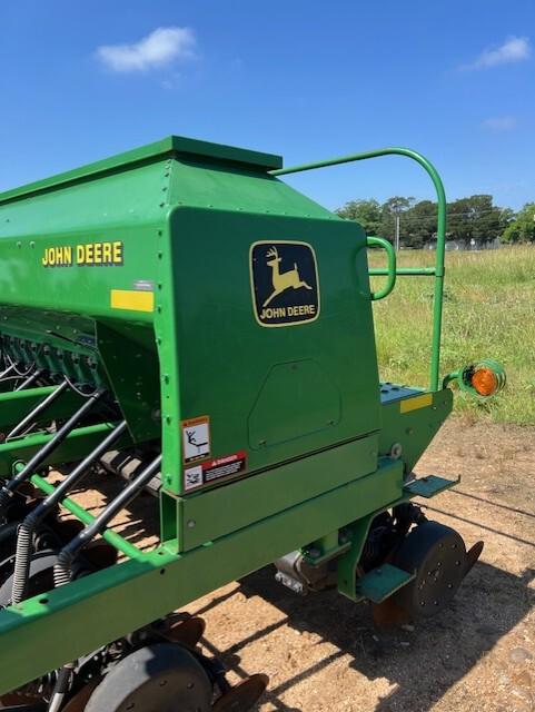 2001 John Deere 1560