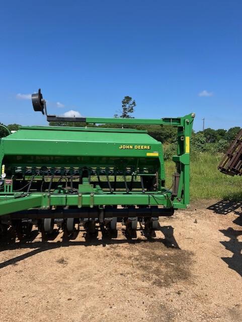 2001 John Deere 1560