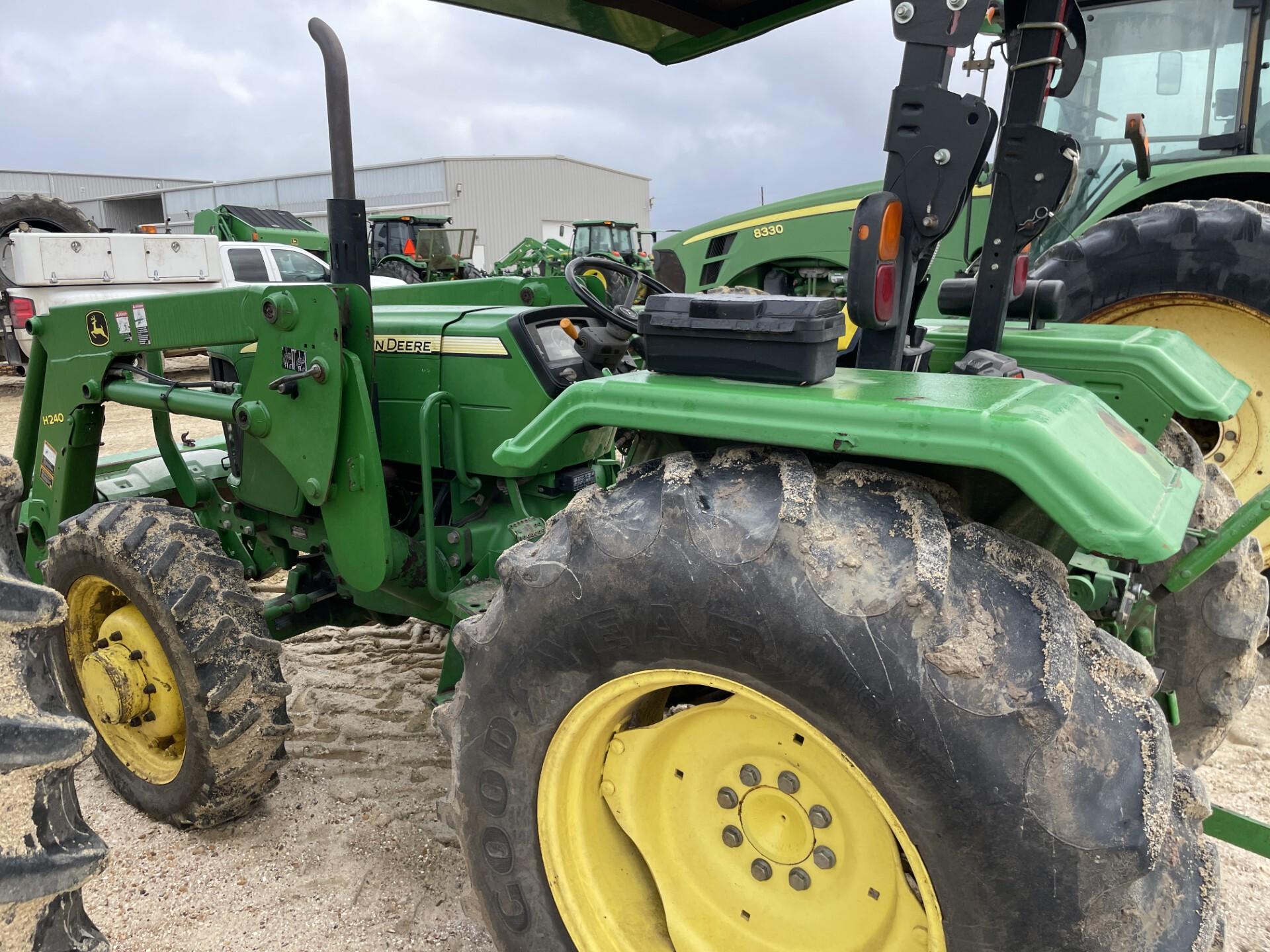 2013 John Deere 5065E Image