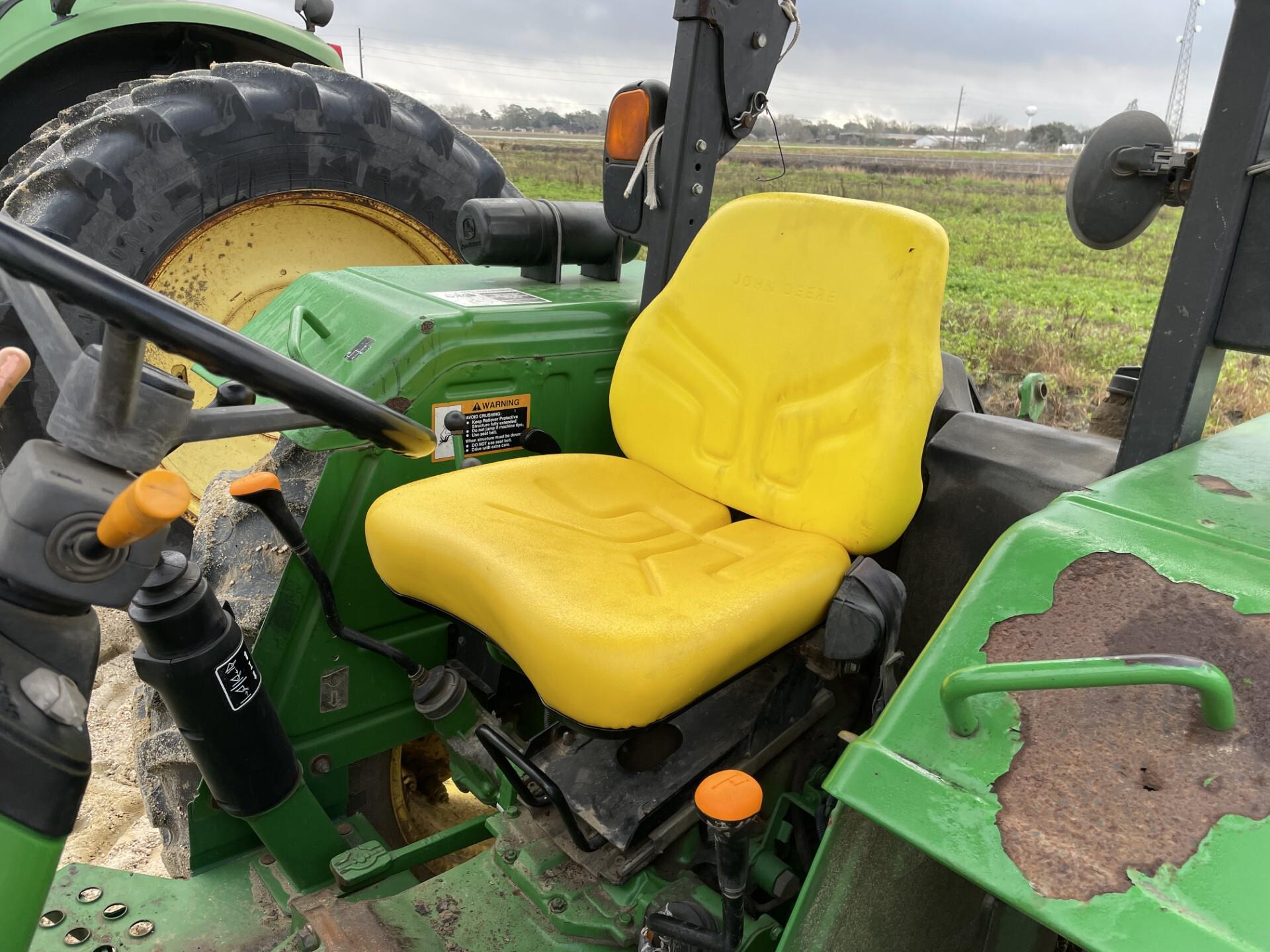 2013 John Deere 5065E Image