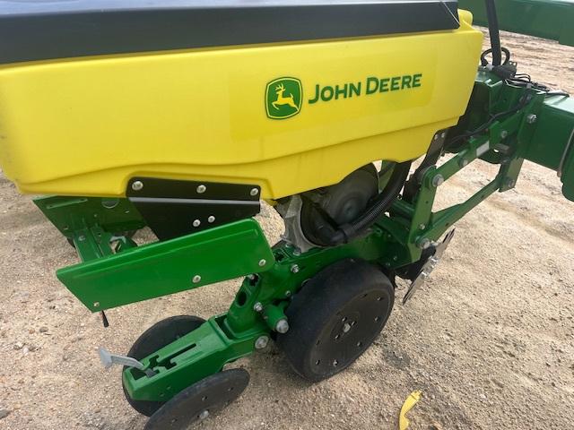 2023 John Deere 1725 Image