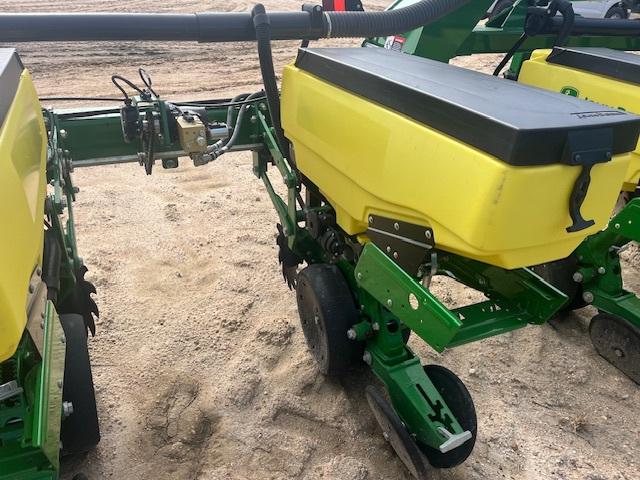 2023 John Deere 1725 Image