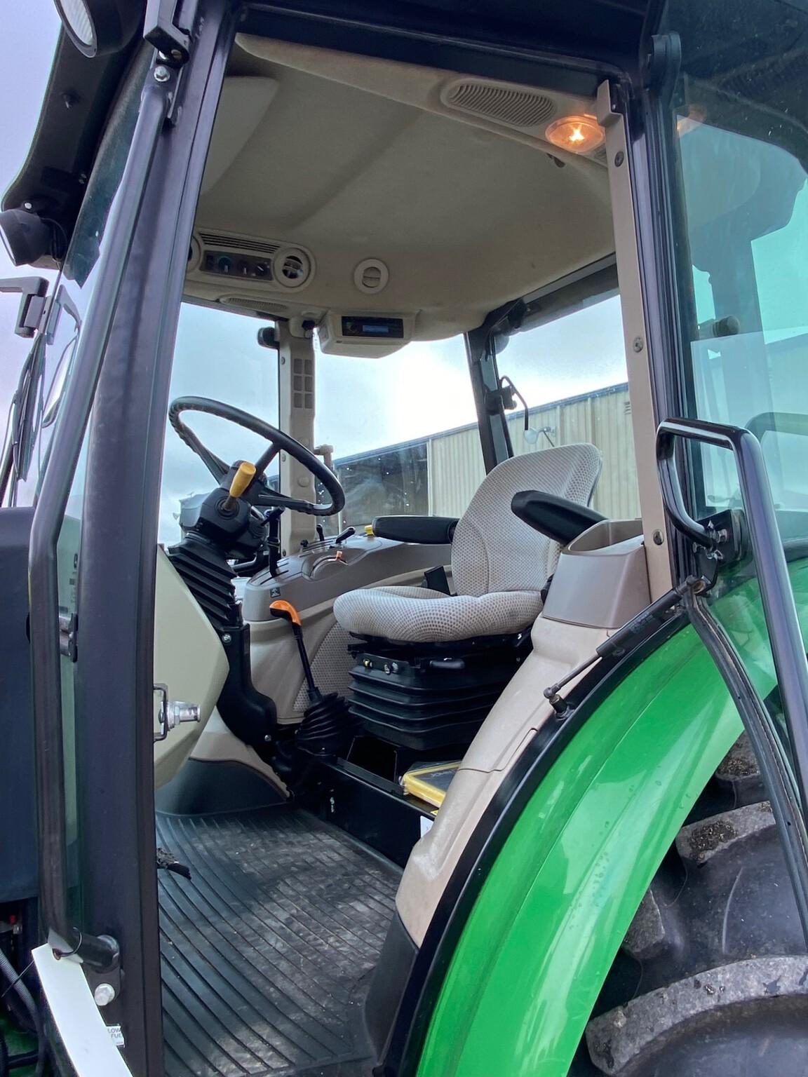 2020 John Deere 5100E