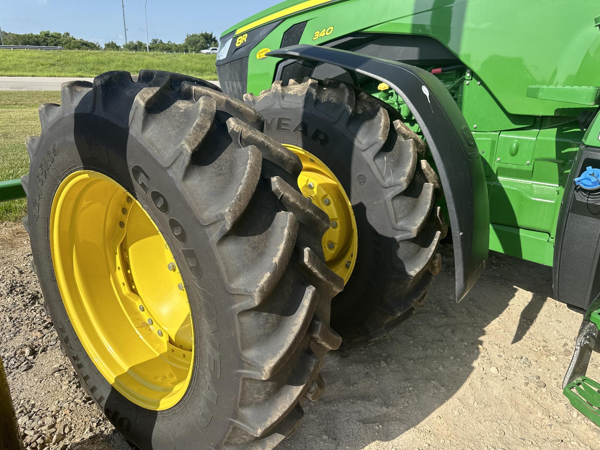 2023 John Deere 8R 340