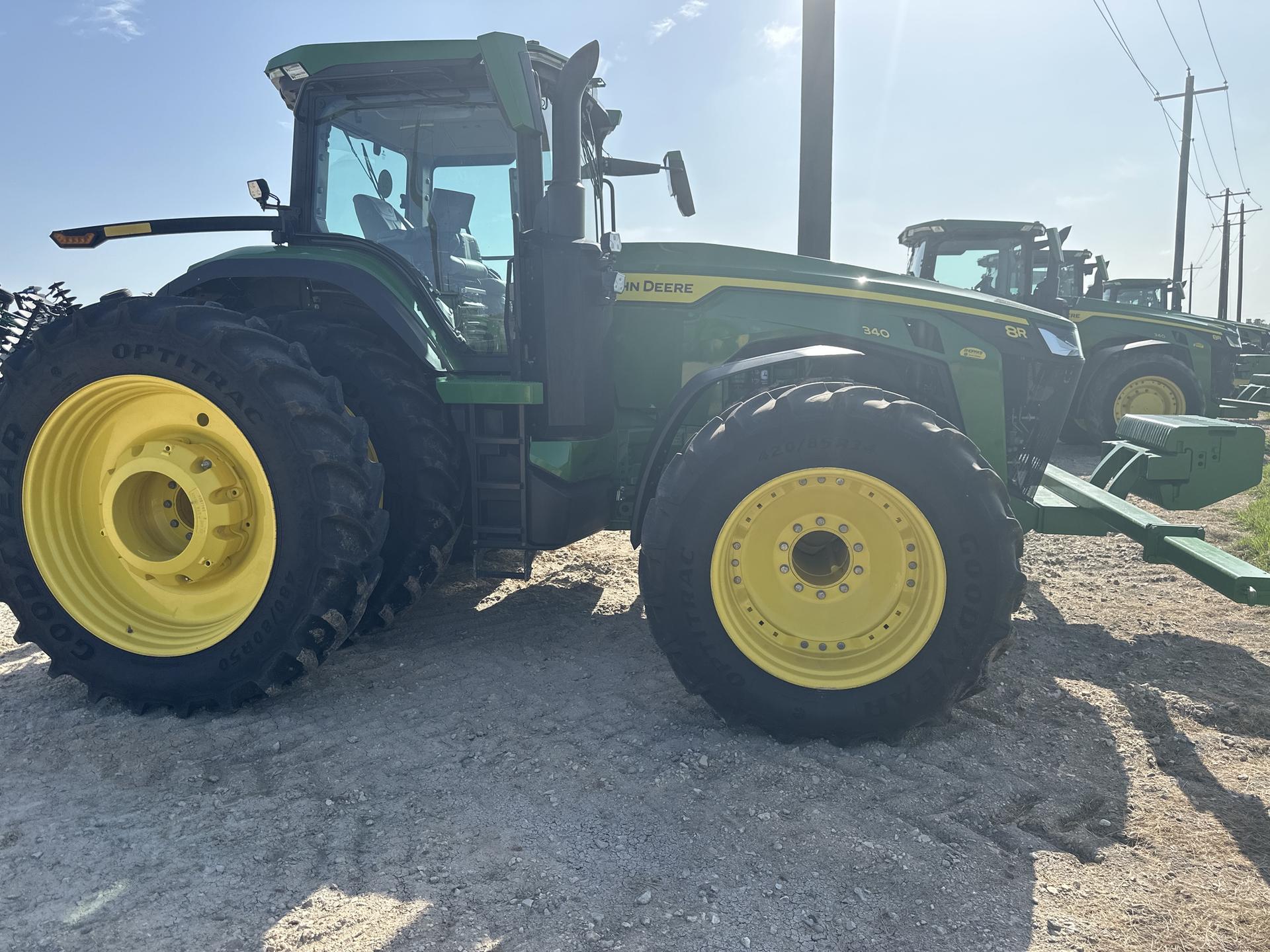 2023 John Deere 8R 340