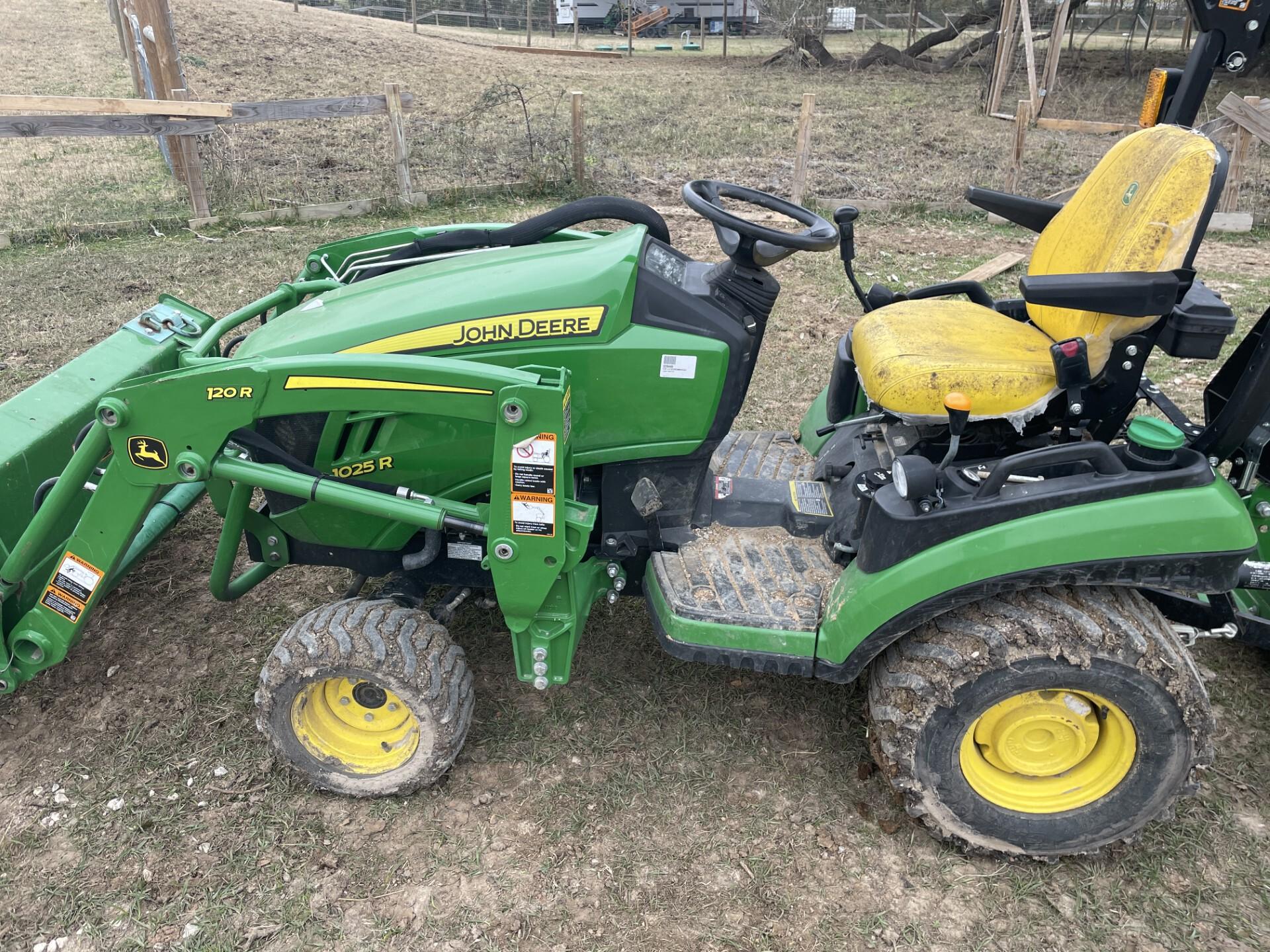 2022 John Deere 1025R Image