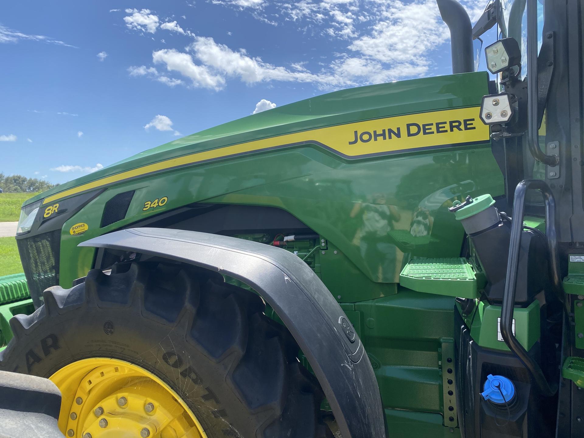 2023 John Deere 8R 340