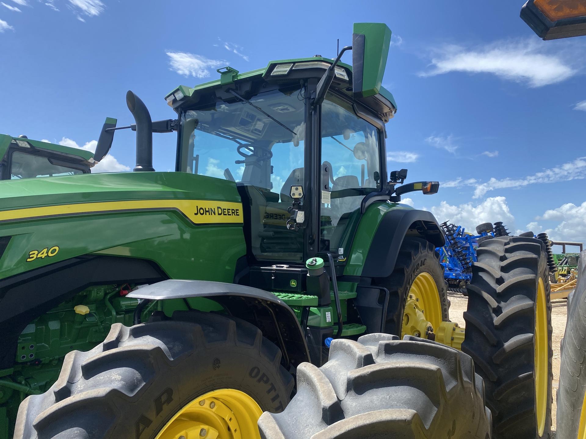 2023 John Deere 8R 340