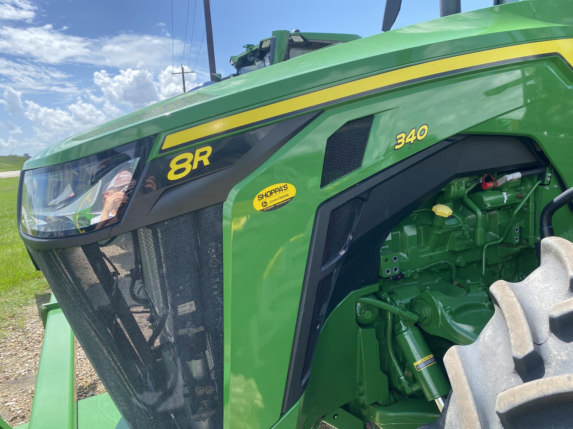 2023 John Deere 8R 340