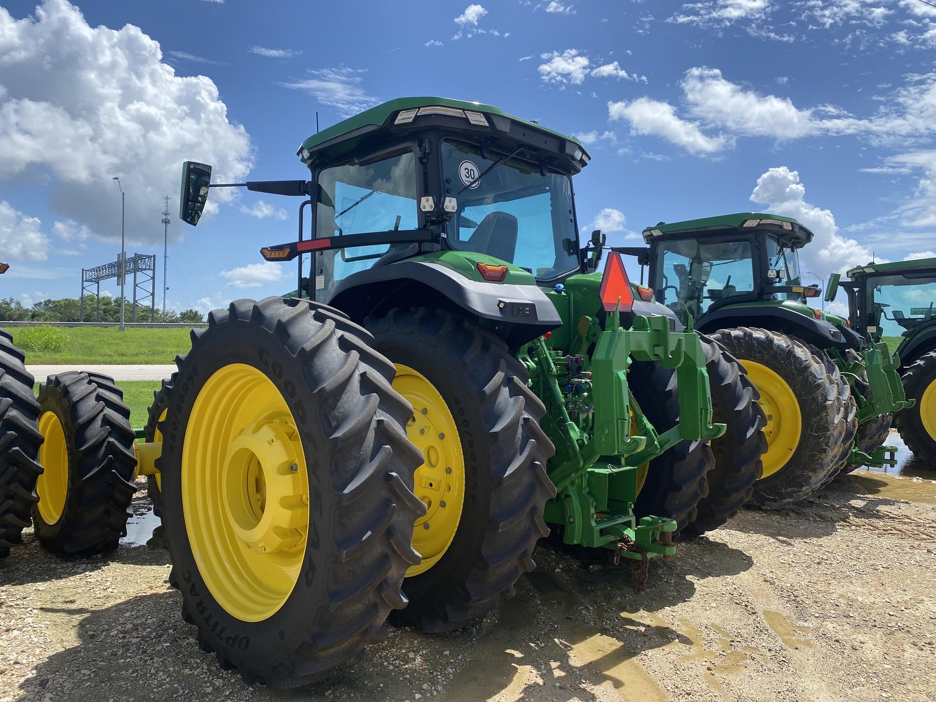 2023 John Deere 8R 340