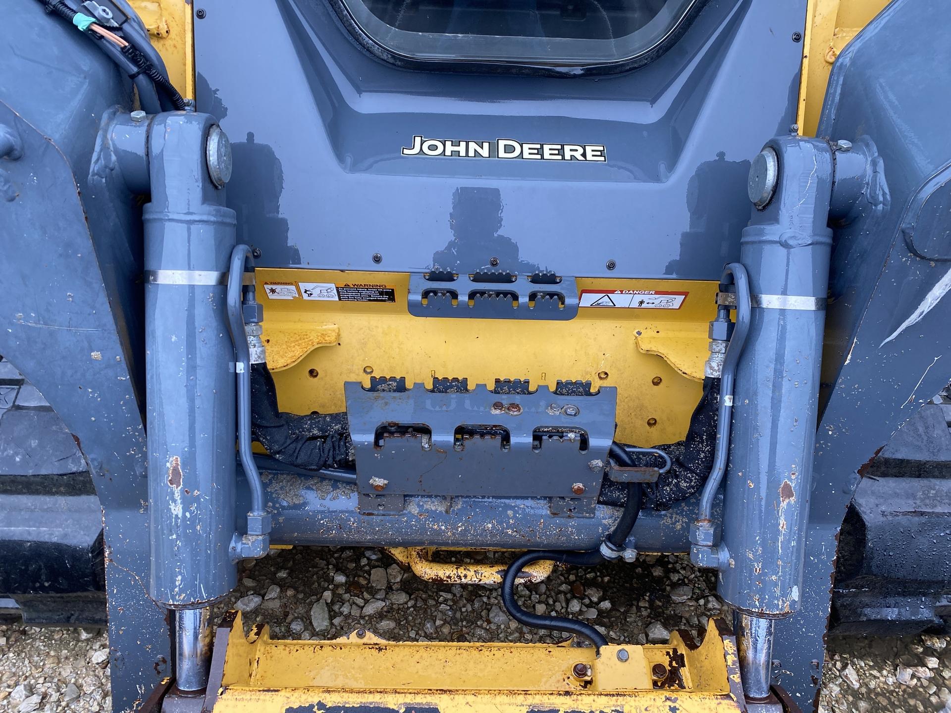 2018 John Deere 333G