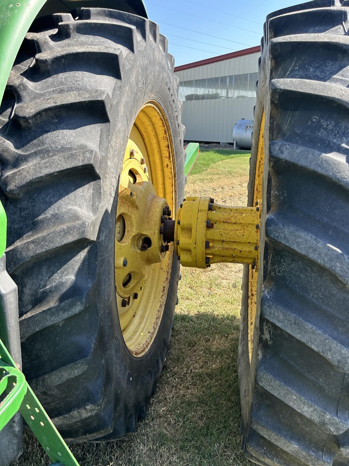 2011 John Deere 8310R