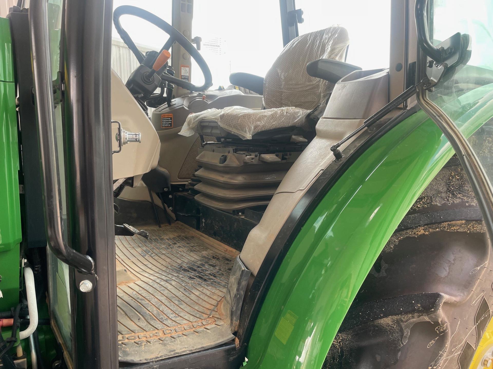 2023 John Deere 6120E Cab