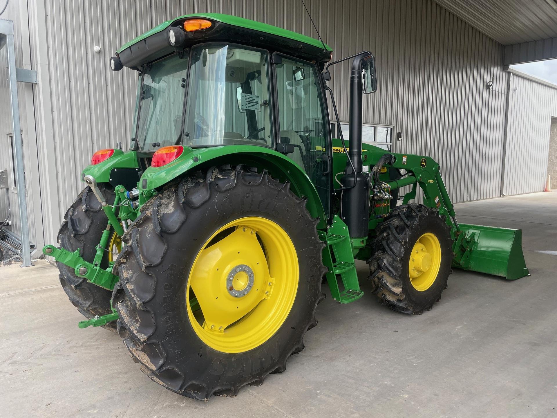 2023 John Deere 6120E Cab