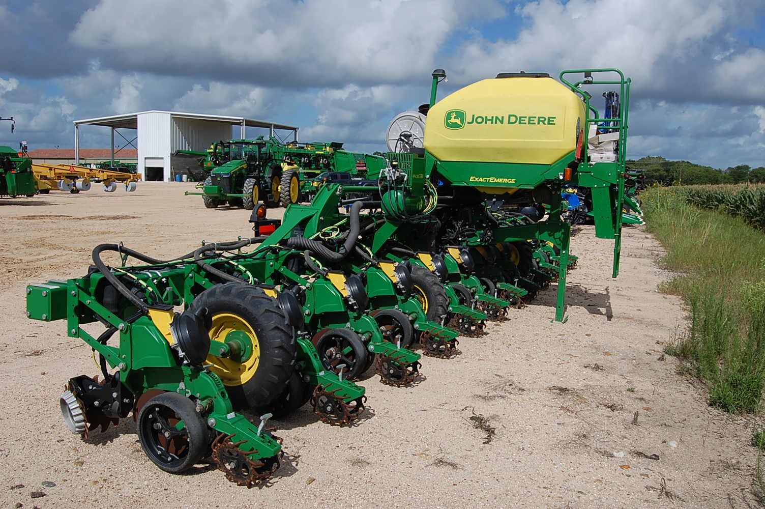 2022 John Deere DR12X Image