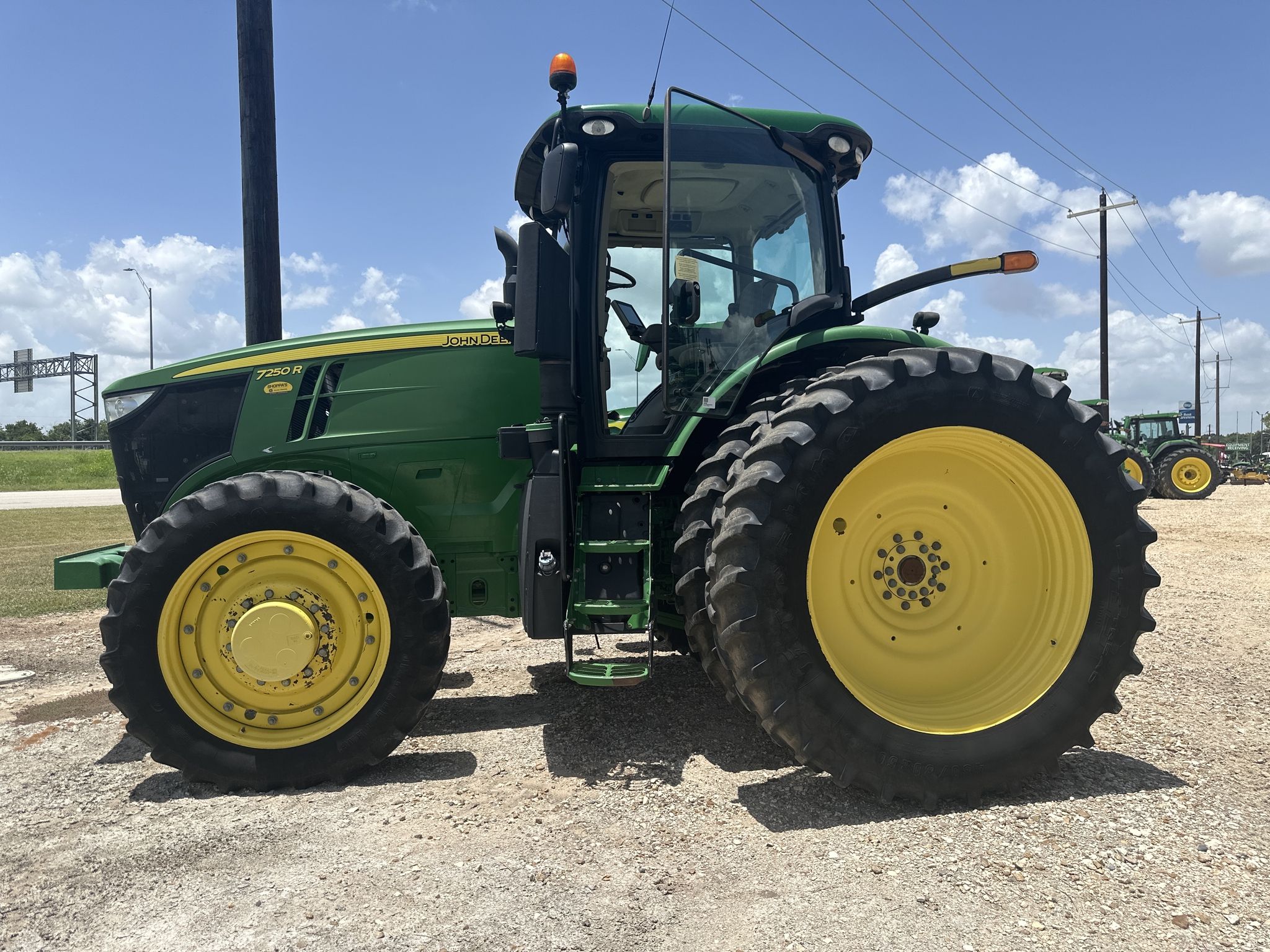 2016 John Deere 7250R